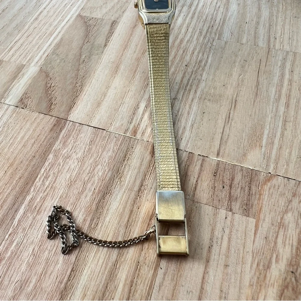Vintage citizen quartz rectangular black dial gold tone dress watch NEW BATTERY